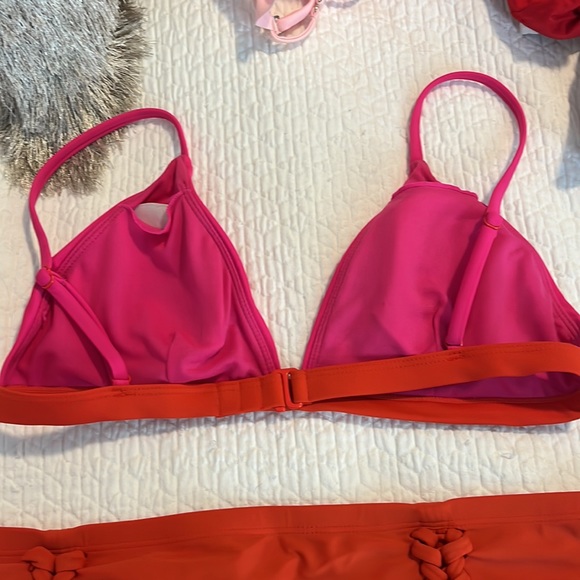 Bikini - Picture 2 of 3